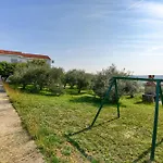 Fuer 4 Personen Mit Privatsphaere * Ražanac